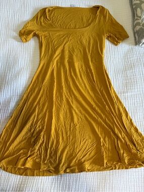 Old Navy Mustard Short Sleeve Midi Dress